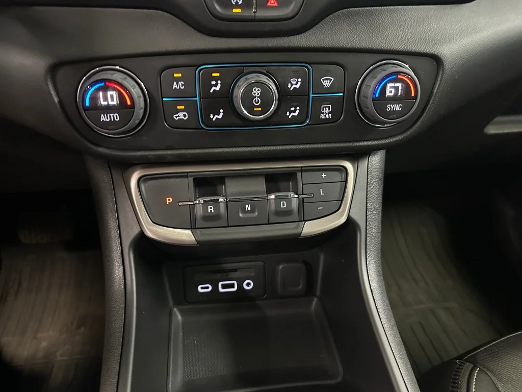 Used 2023 Ebony Twilight Metallic GMC Denali image 18