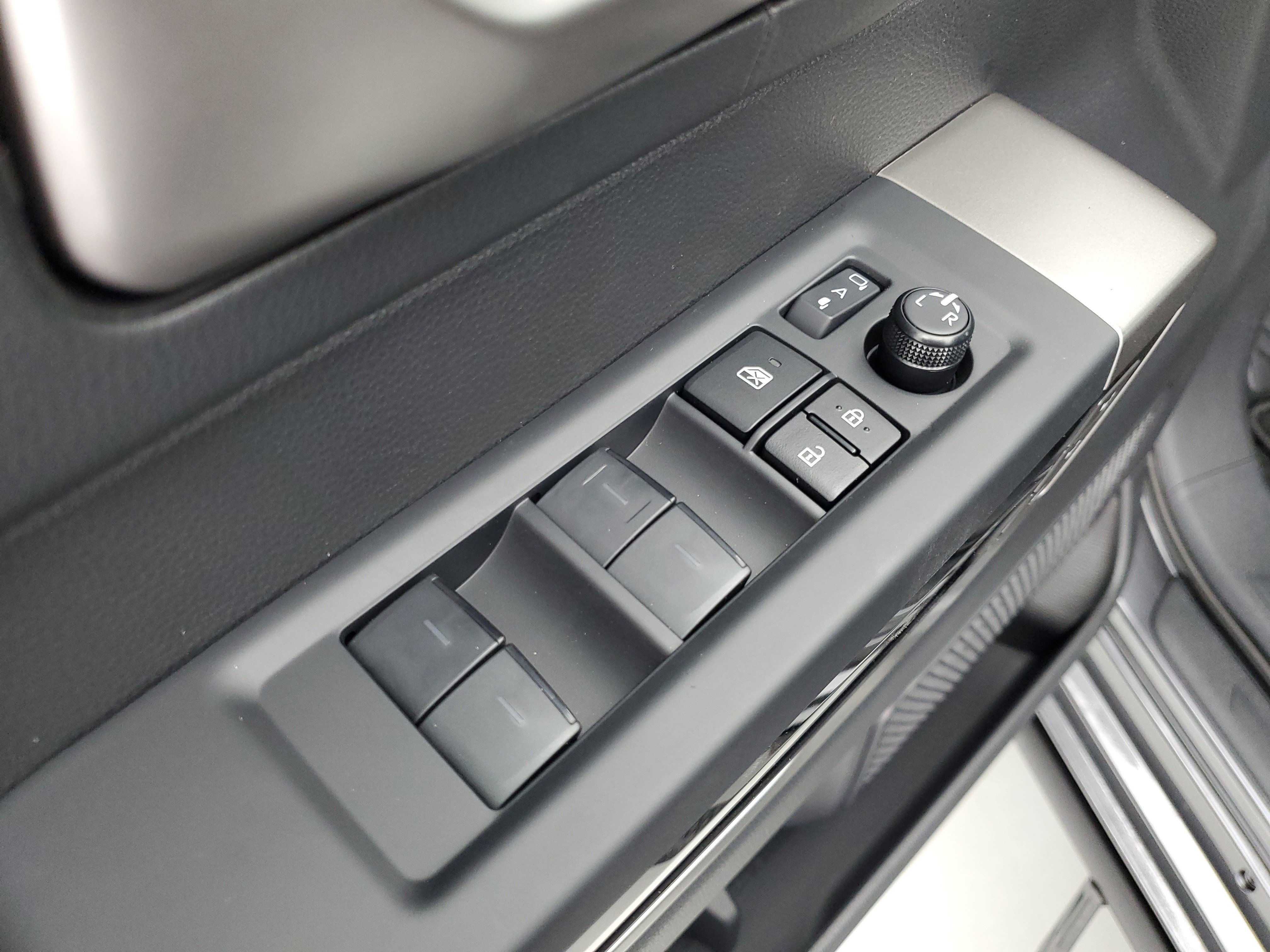 2026 Toyota Tundra Limited - Photo 21