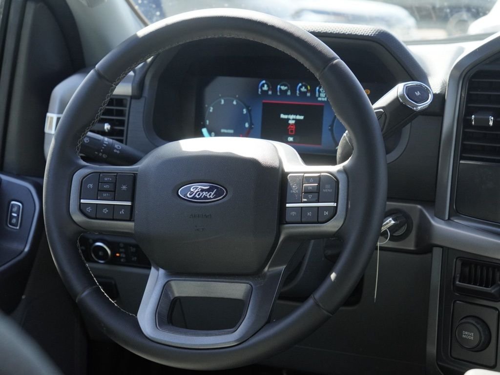 Used 2025 Silver Ford XLT image 21