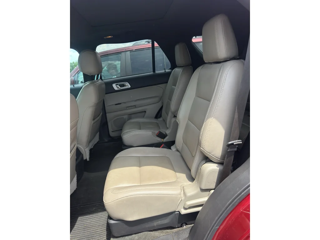 Used 2014 Ruby Red Metallic Tinted Clearcoat Ford XLT image 6