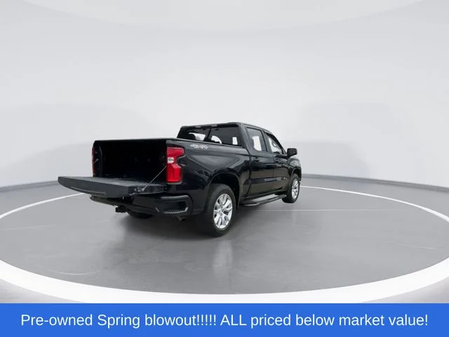 Used 2021 Black Chevrolet Custom image 7