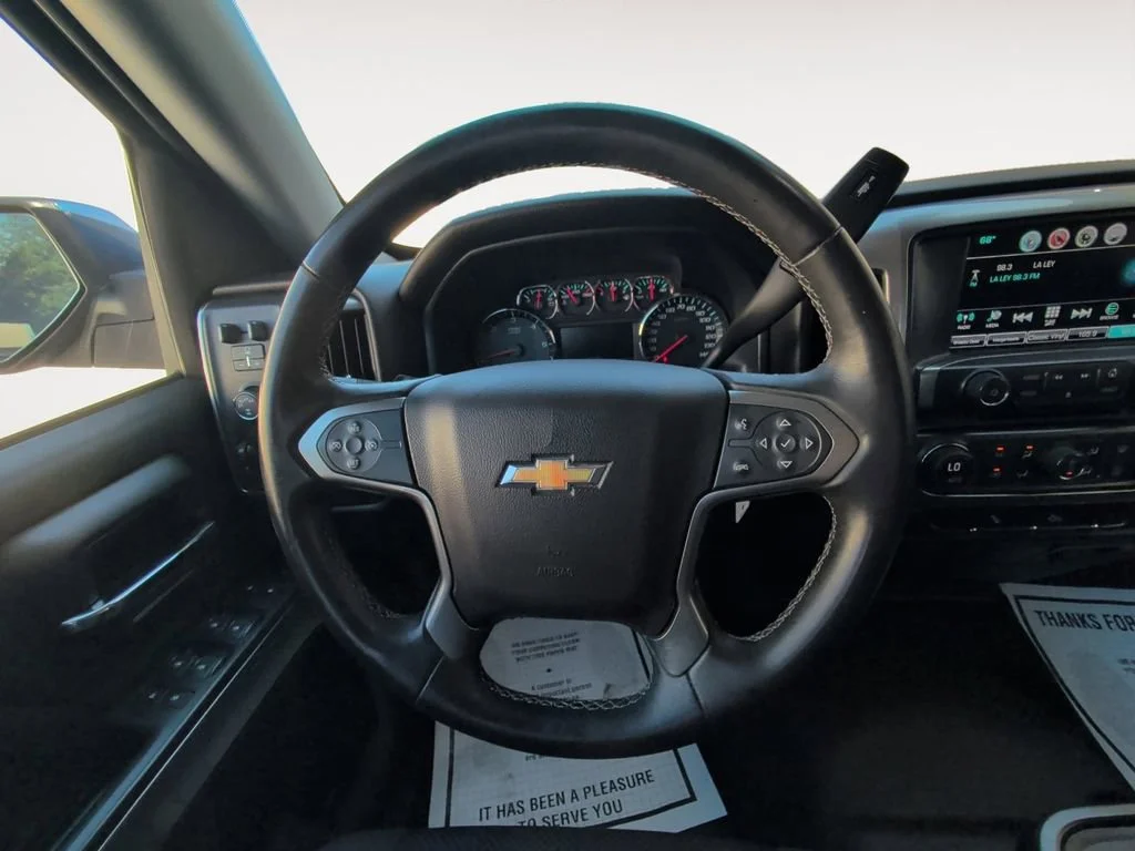 Used 2017 DEEP OCEAN BLUE METALLIC Chevrolet LT image 9