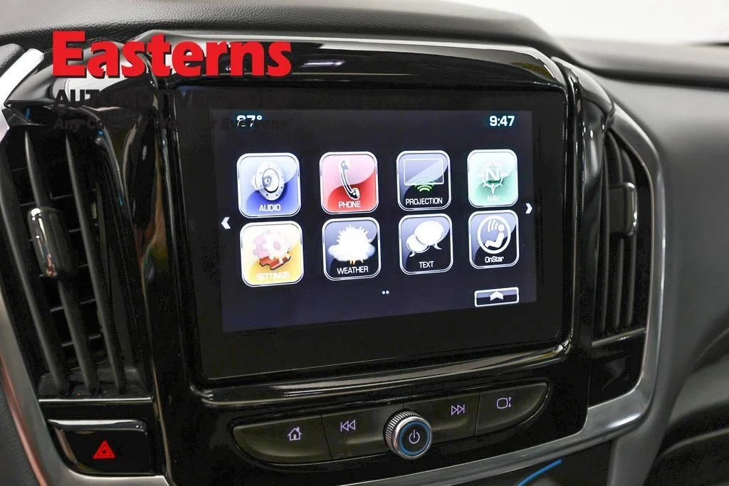 Used 2018 Gray Chevrolet 3LT image 21