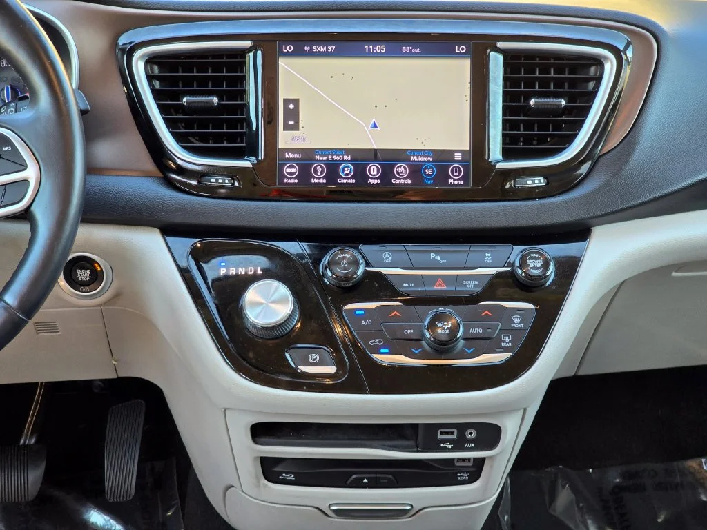 Used 2018 Blue Chrysler Touring L Plus image 35