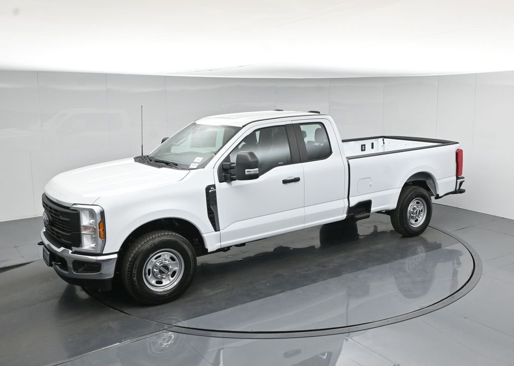 New 2026 Oxford White Ford XL image 38