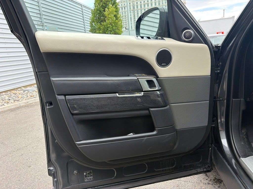 Used 2021 Carpathian Gray Premium Metallic Land Rover Autobiography image 12