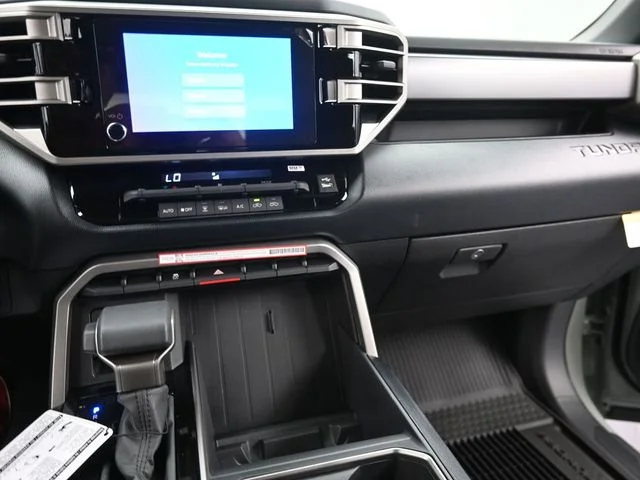Used 2025  Toyota SR5 image 10