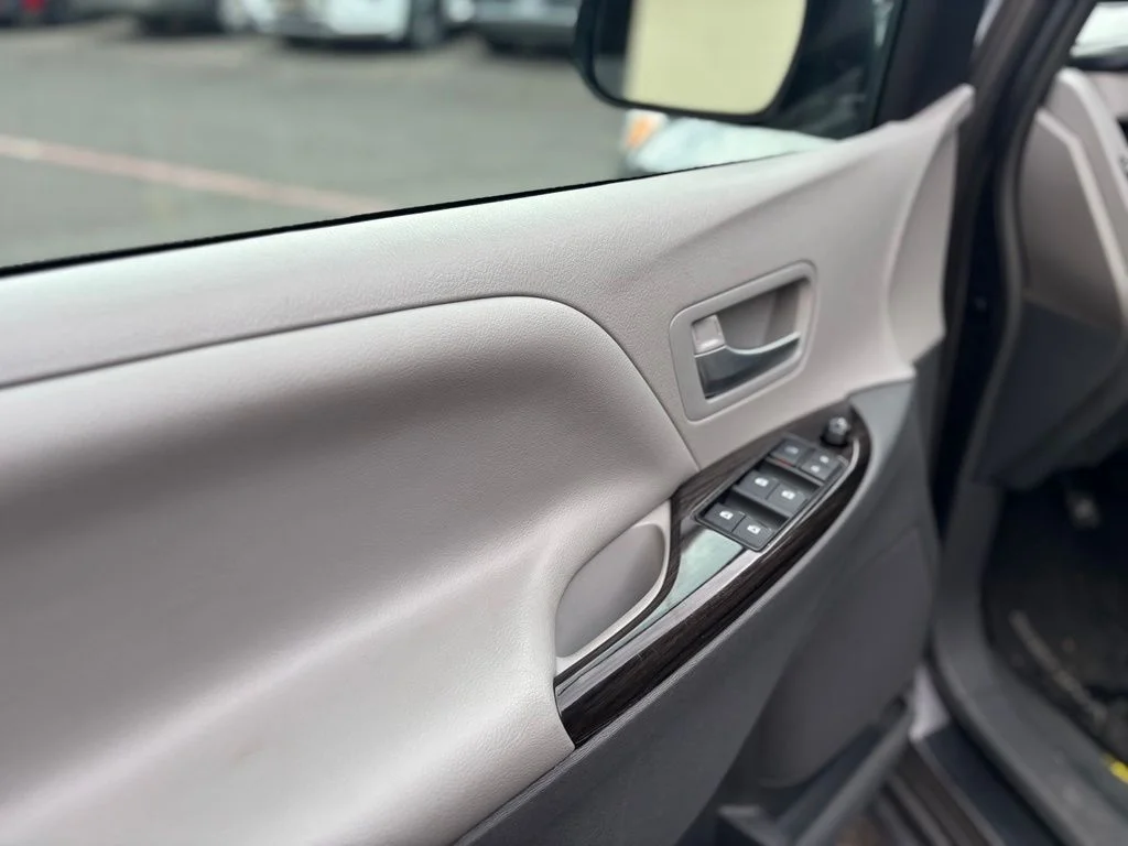 Used 2017 Predawn Gray Mica Toyota XLE image 23