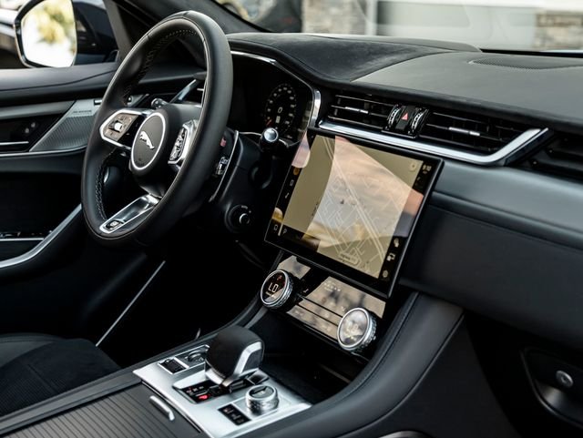 2026 Jaguar F-Pace SVR - Photo 39