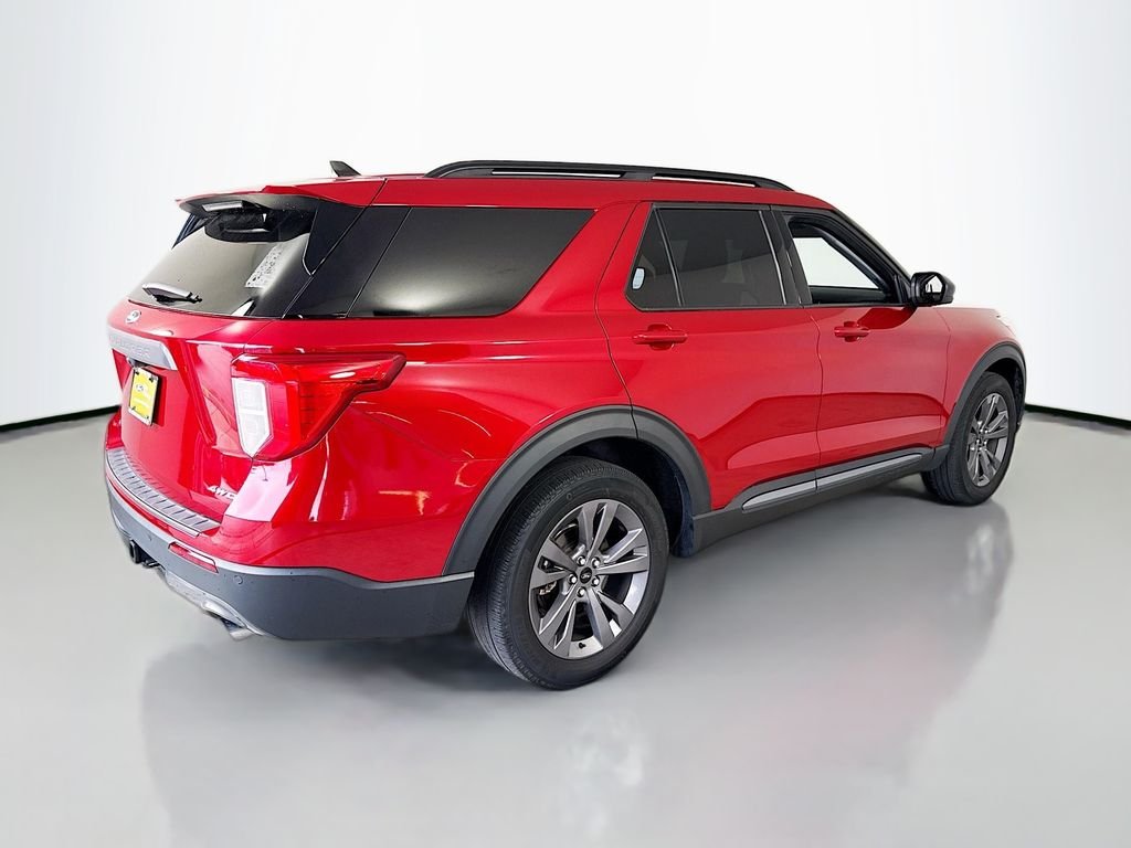 Used 2023 Rapid Red Metallic Tinted Clearcoat Ford XLT image 7