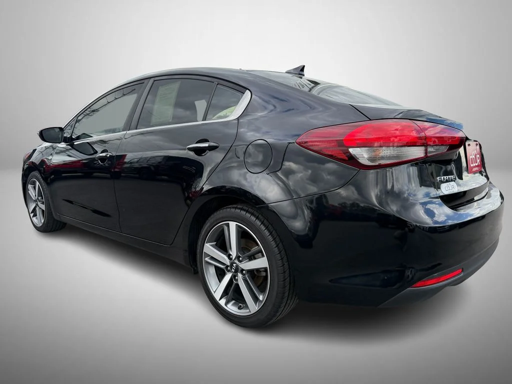 Used 2017 Black Kia EX image 4