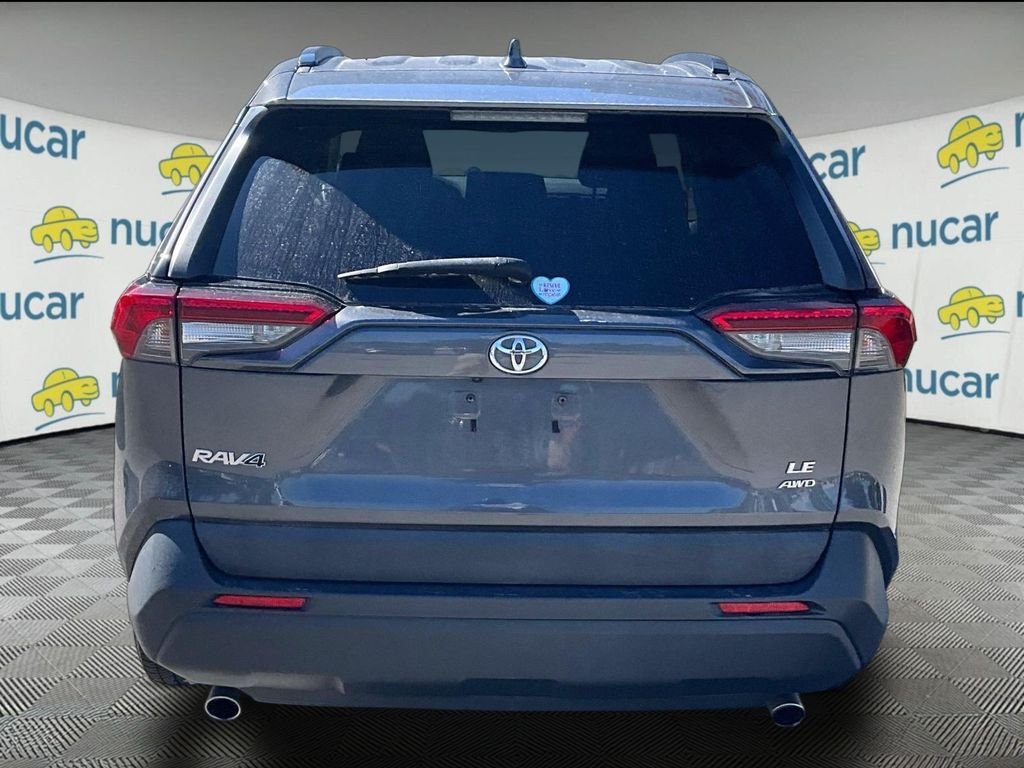 Used 2019 Gray Toyota LE image 3
