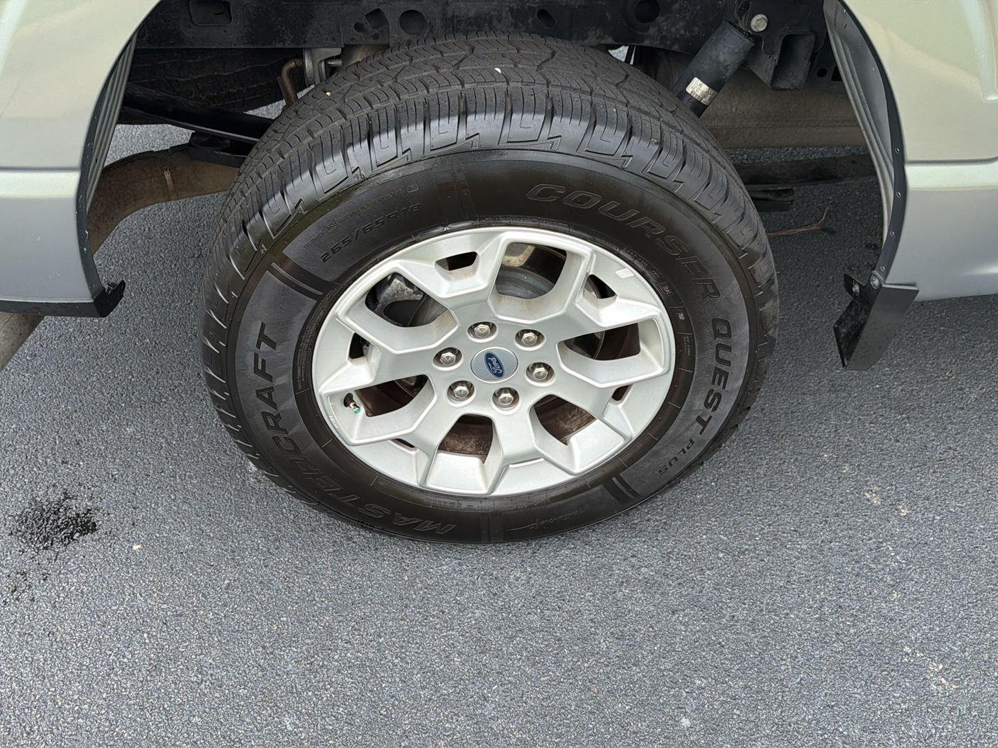 Used 2023 Iconic Silver Ford XLT image 37
