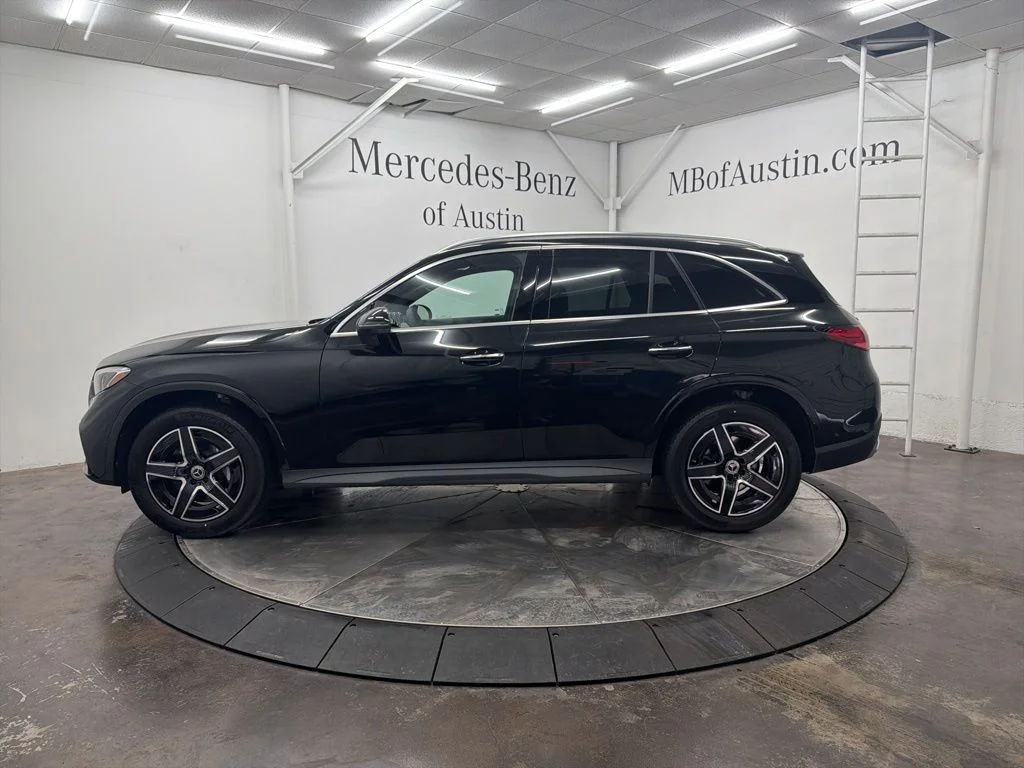 Used 2026 Black Mercedes-Benz GLC 300 image 4