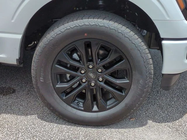 New 2026 Oxford White Ford XLT image 11