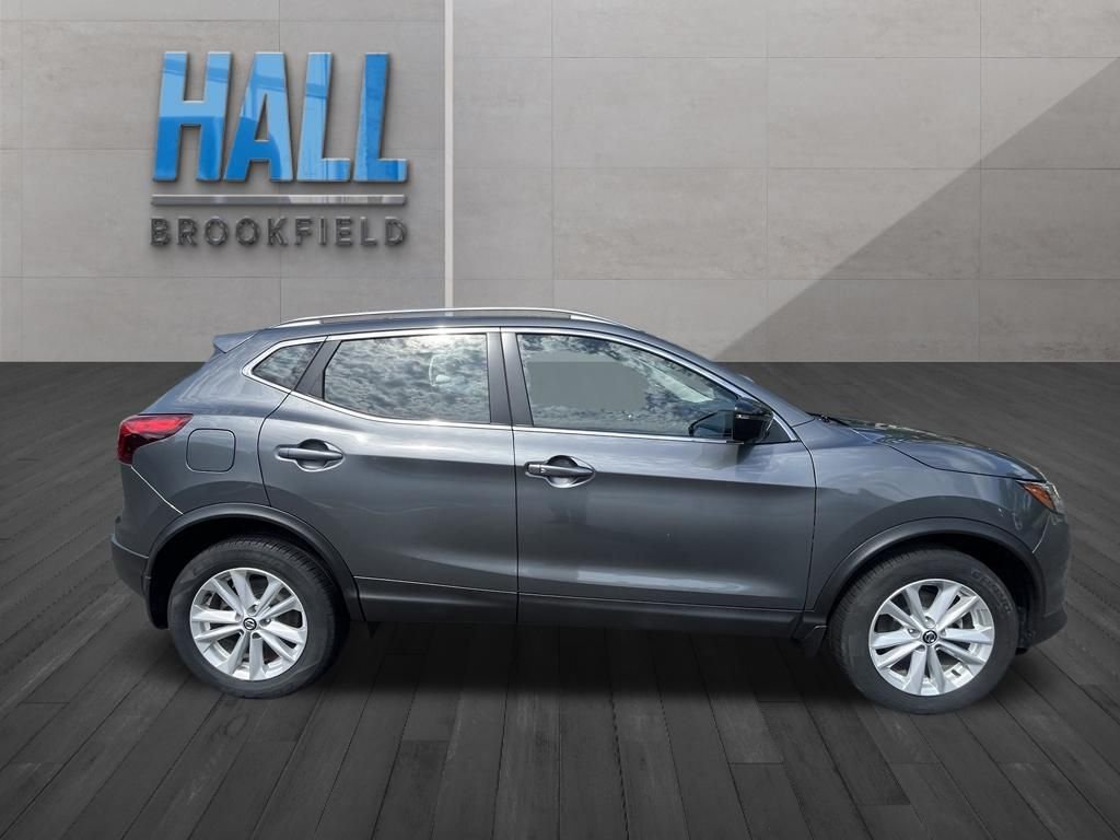 Used 2019 Gray Nissan SV image 6
