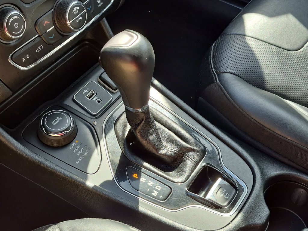 Used 2019 Black Jeep Limited image 15