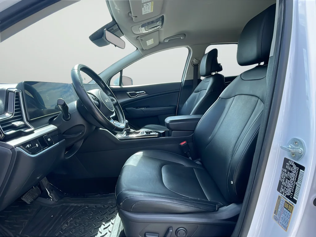 Used 2023 White Kia EX image 11