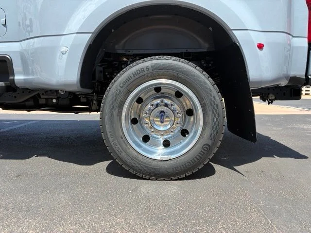 New 2026 Glacier Gray Metallic Tri-Coat Ford Platinum image 16