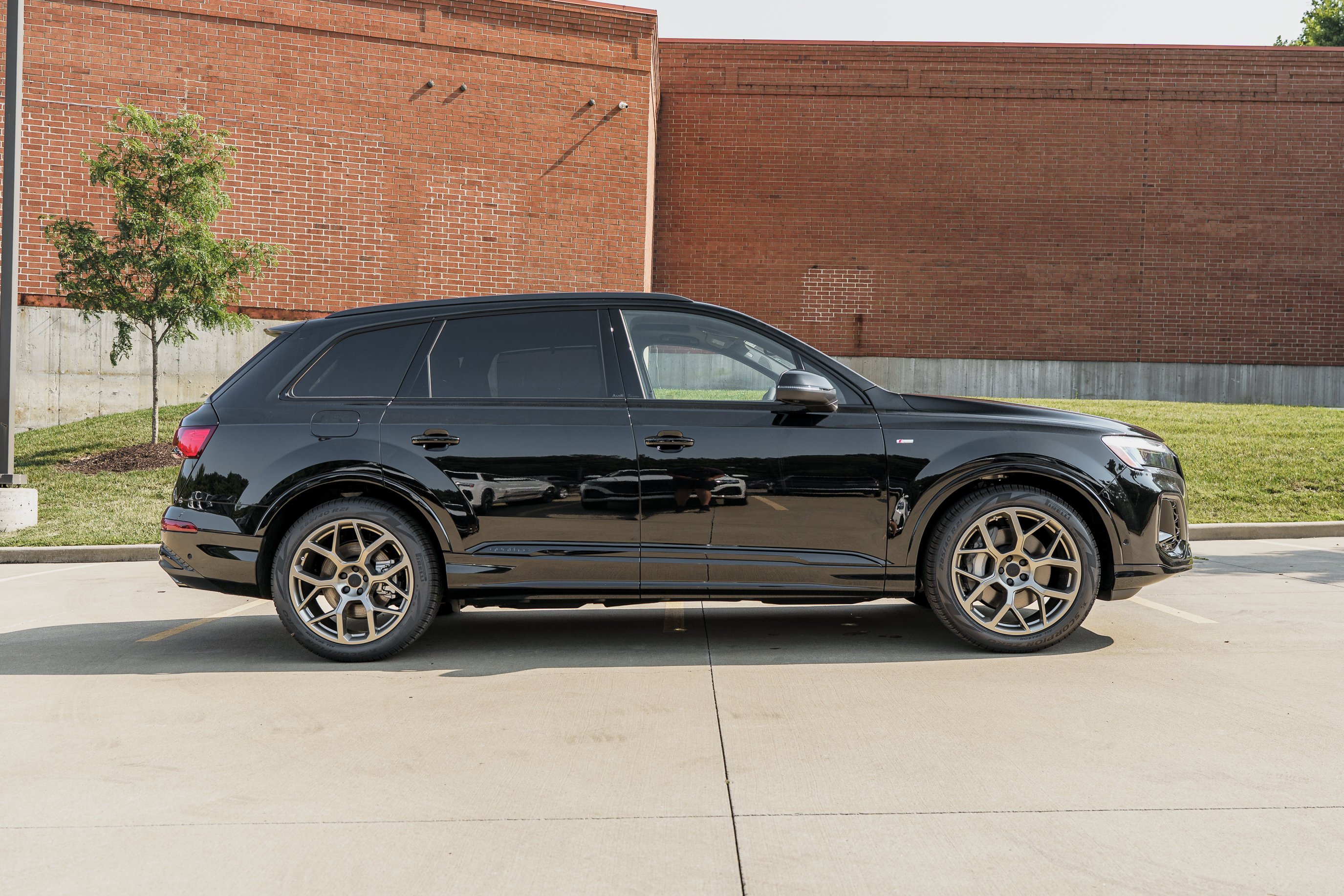 New 2026 MYTHOS BLACK Audi  image 3