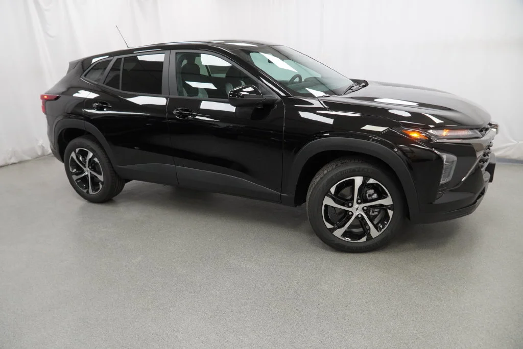 New 2026 Mosaic Black Metallic Chevrolet 1RS image 13