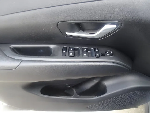 Used 2024 Shimmering Silver Hyundai SEL image 8