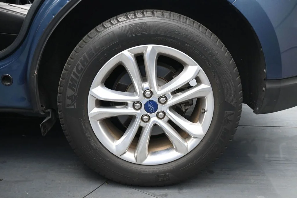 Certified Used 2018 Blue Ford SEL image 25