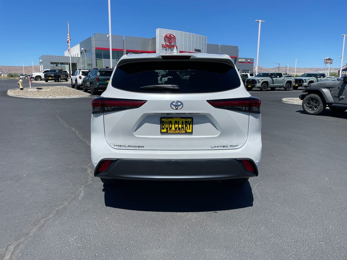 Used 2023 Beige Toyota Limited image 4
