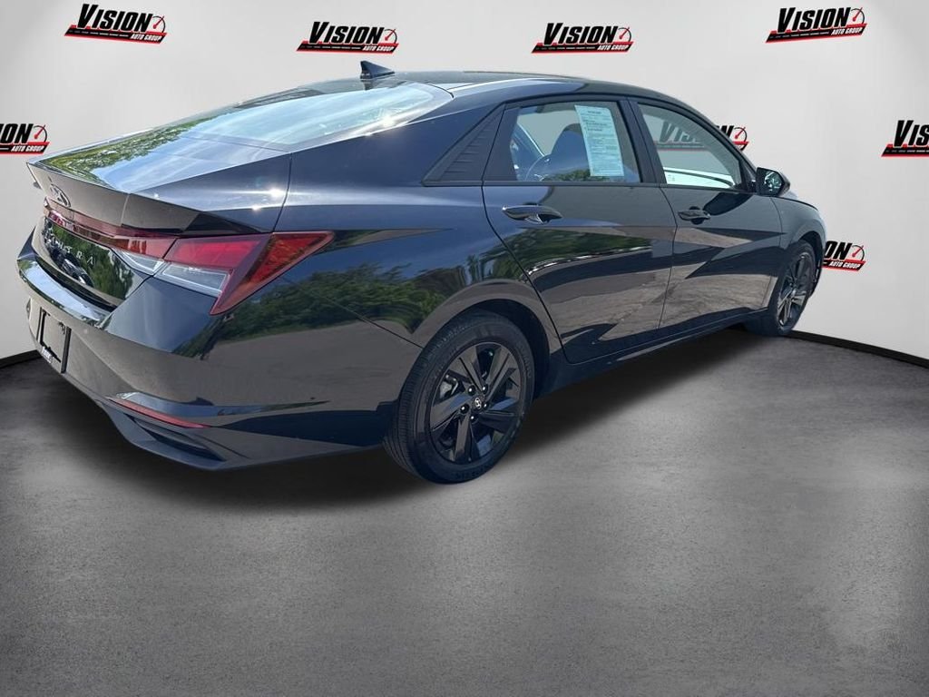 Used 2023 Black Hyundai SEL image 5
