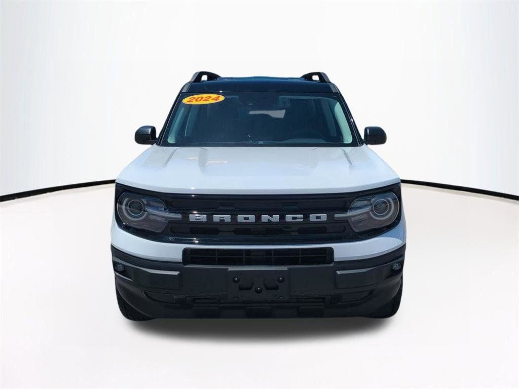 Used 2024 White Ford Outer Banks image 3