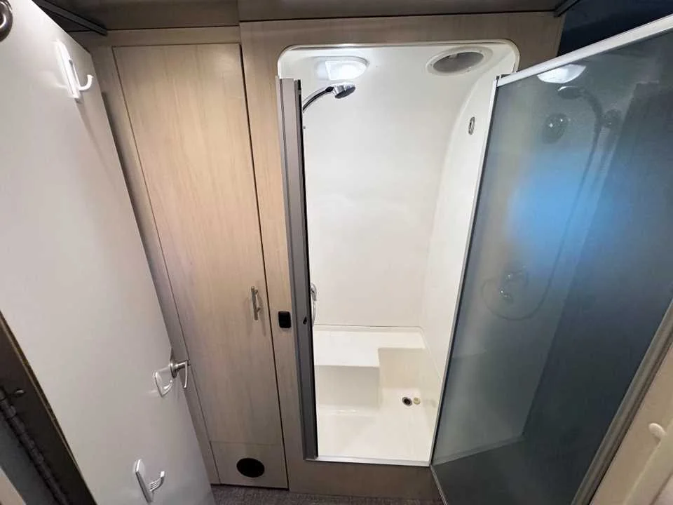 Used 2021 SILVER AIRSTREAM  image 30