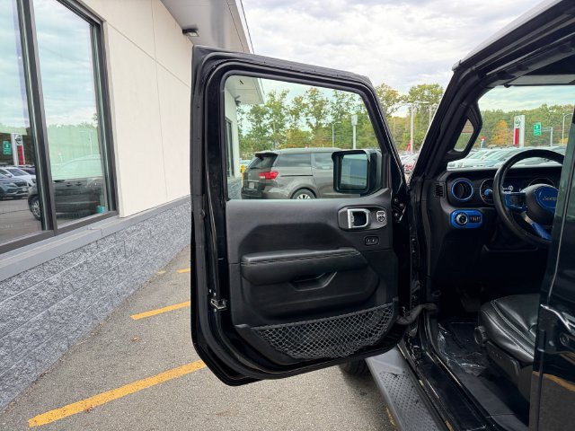 Used 2020 Black Jeep Overland image 28