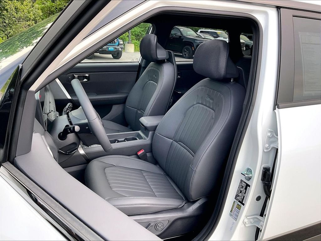 New 2027 Snow White Pearl Kia X-Line image 11