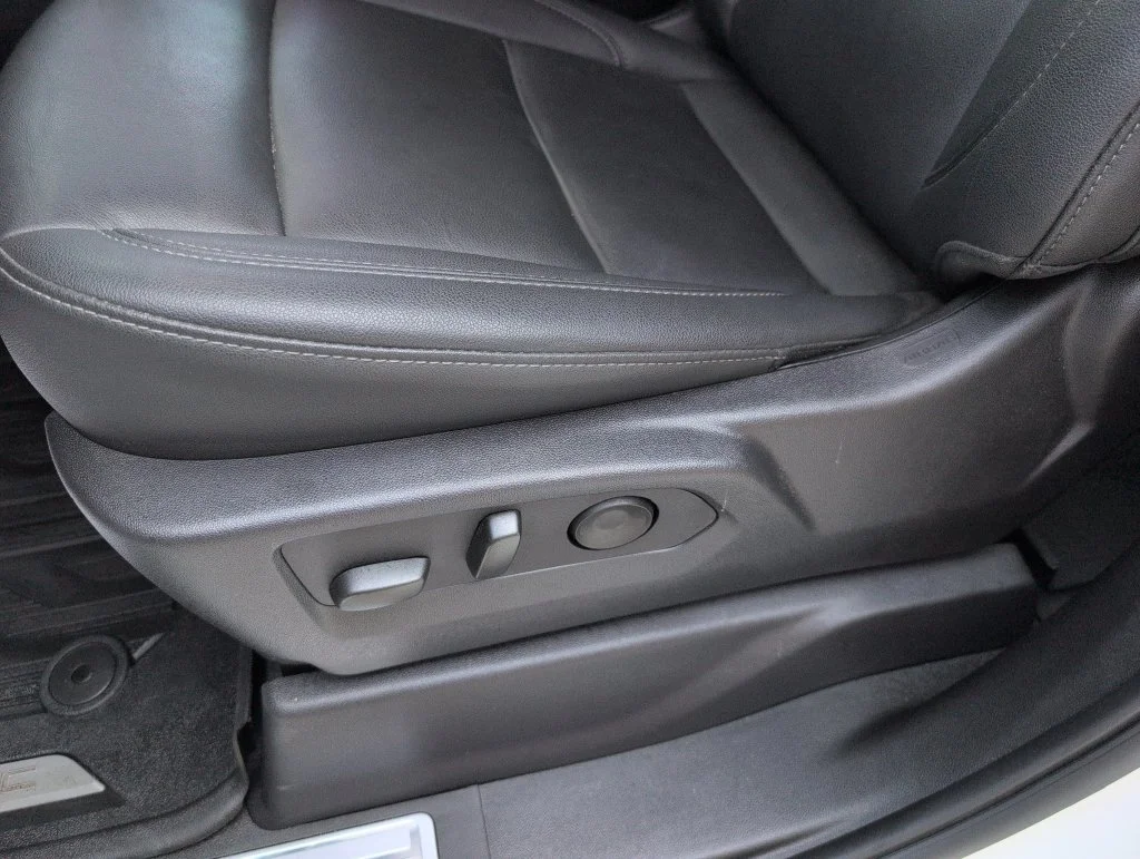 Certified Used 2024 White GMC Elevation image 37