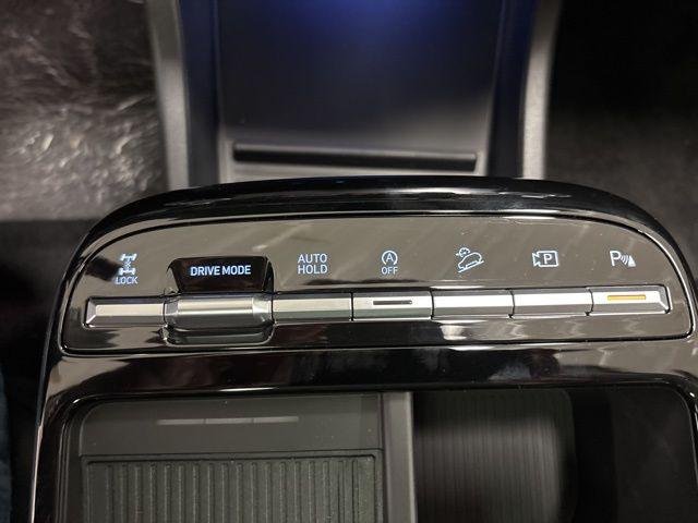 New 2026 White Hyundai Limited AWD image 31