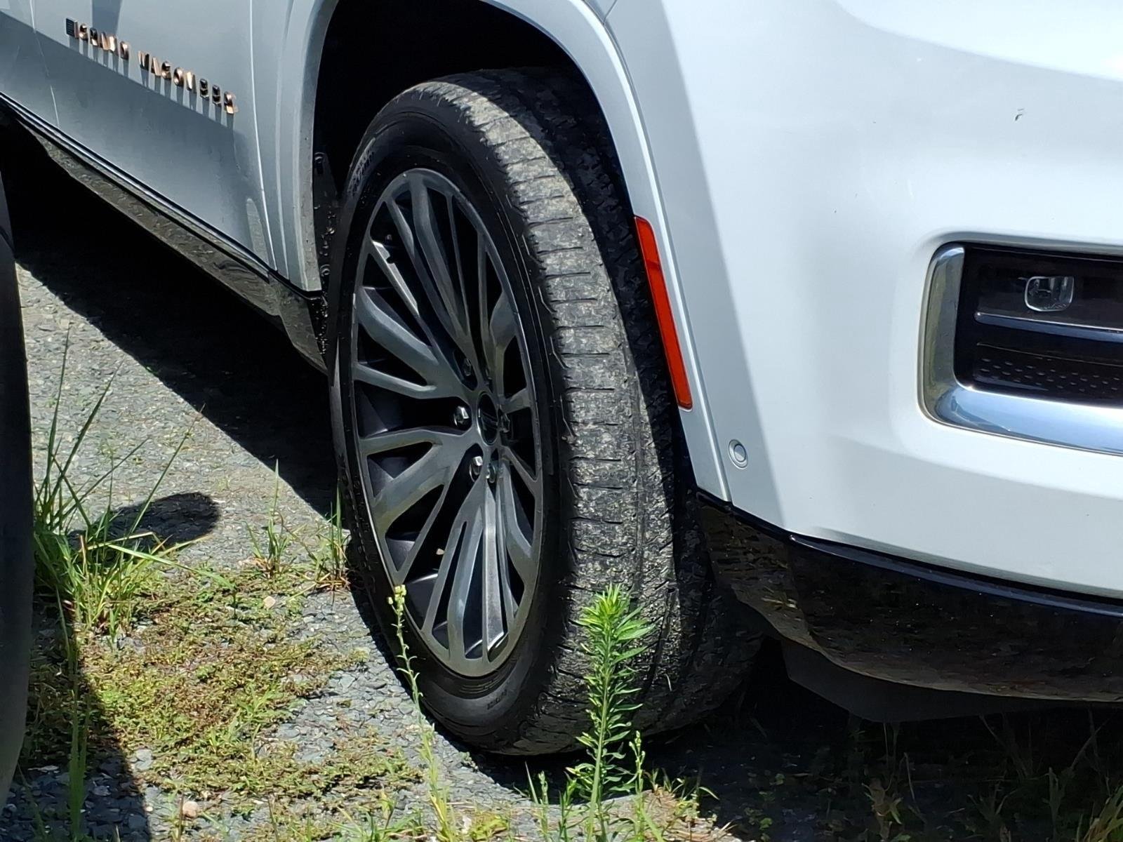 Used 2023 Bright White Clearcoat Jeep Series III image 7