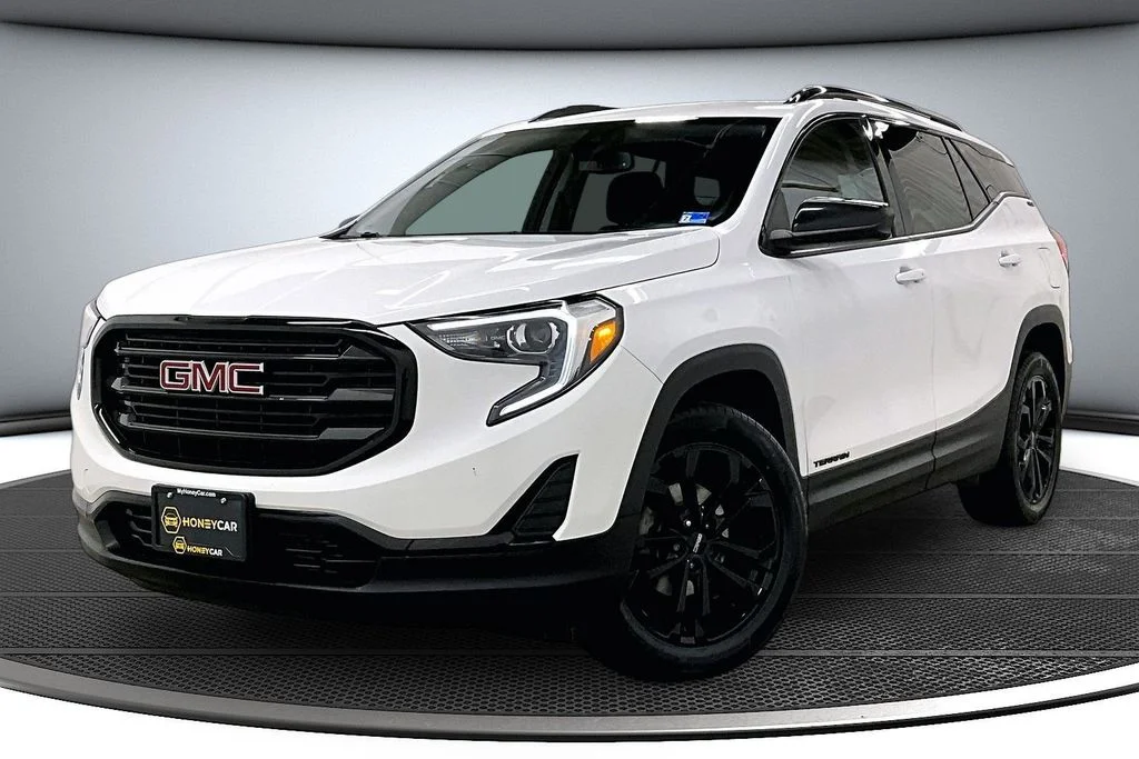 Used 2021 White GMC SLE image 3