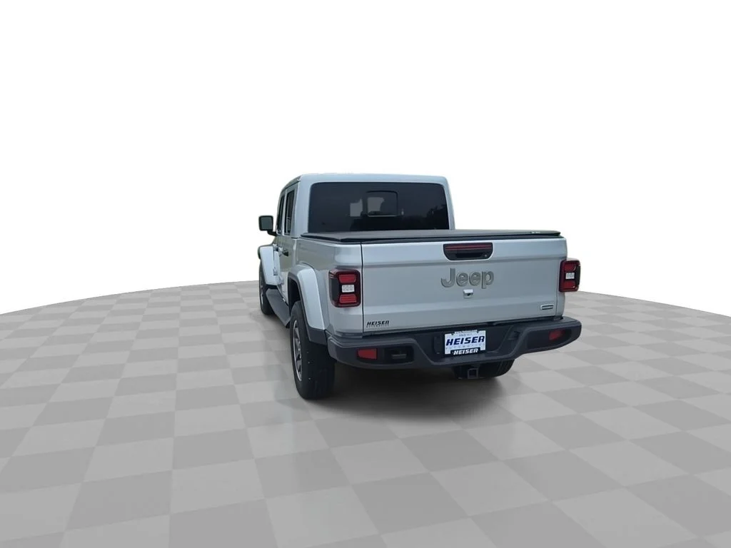 Used 2022 Silver Jeep Overland image 7