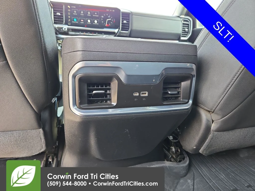 Used 2023  GMC SLT image 33