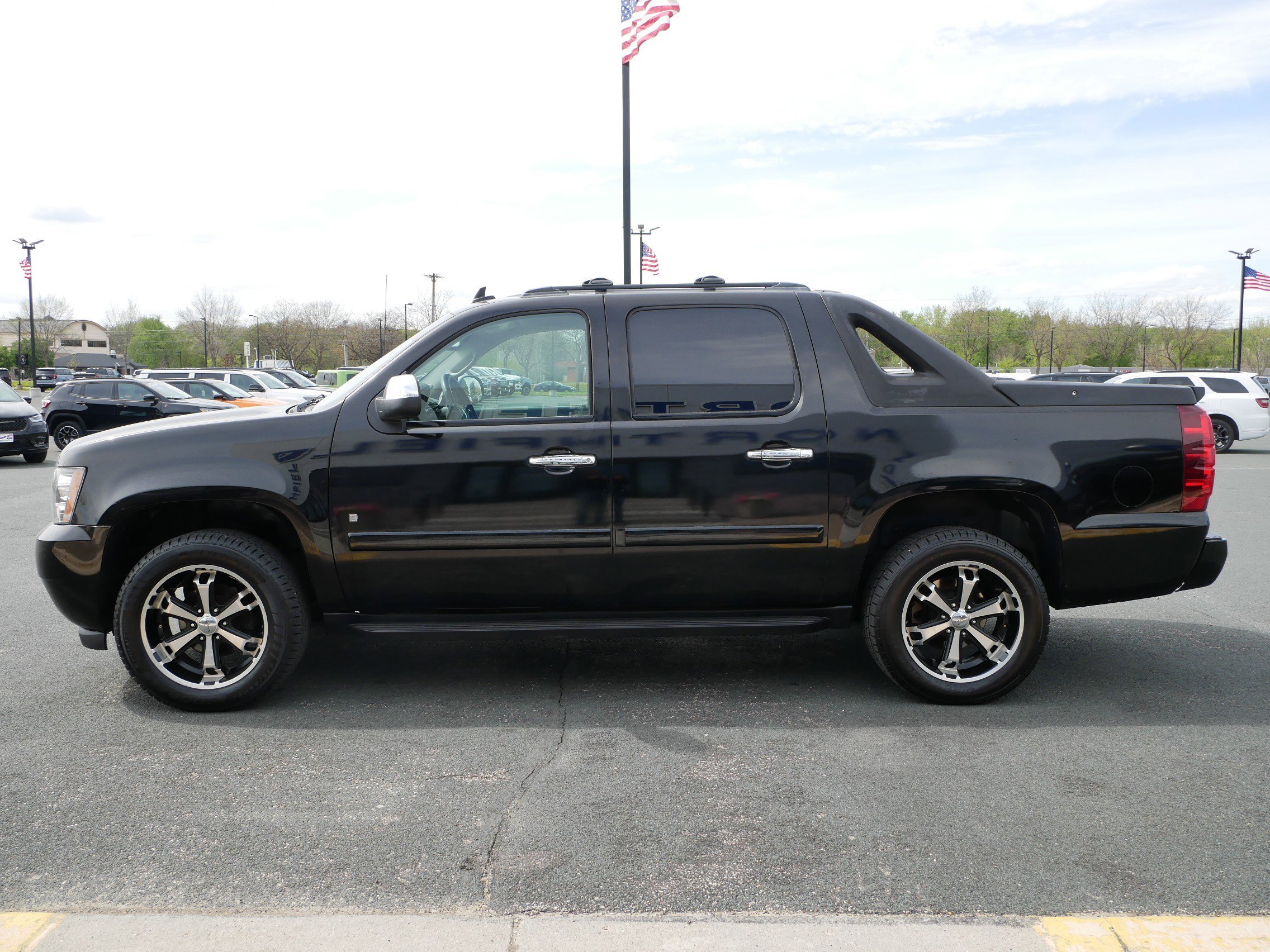 View vehicle photo 5