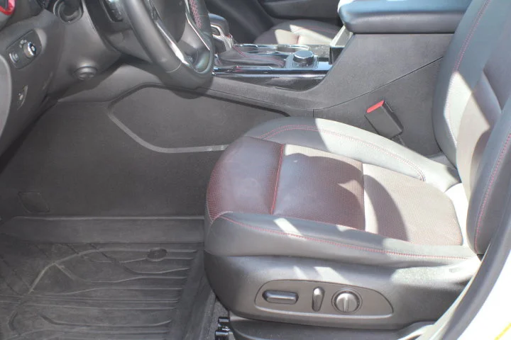 Used 2023 Iridescent Pearl Tricoat Chevrolet RS image 15