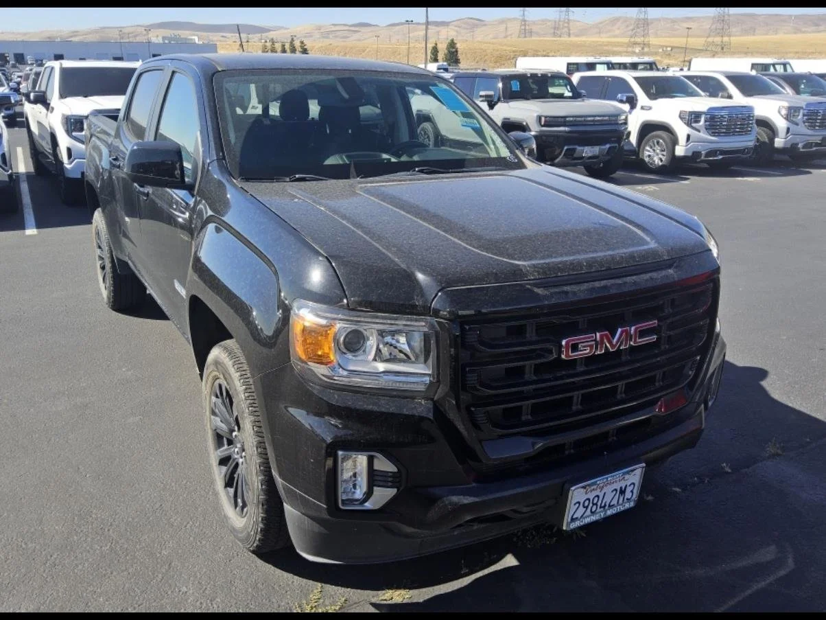 Used 2022 Onyx Black GMC Elevation image 4