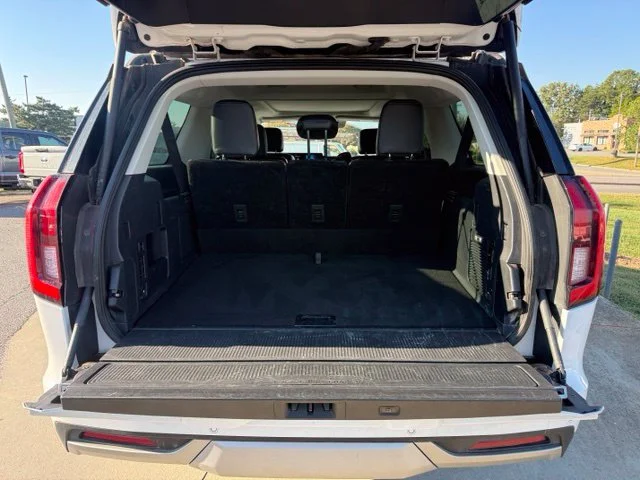 Used 2025 White Ford Platinum image 10