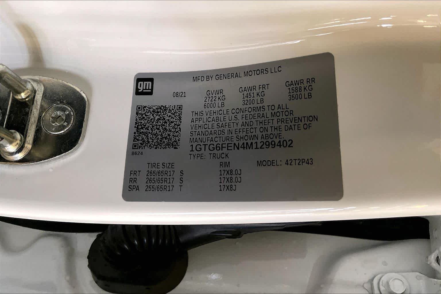 Used 2021 Summit White GMC 4WD AT4 w/Leather image 31