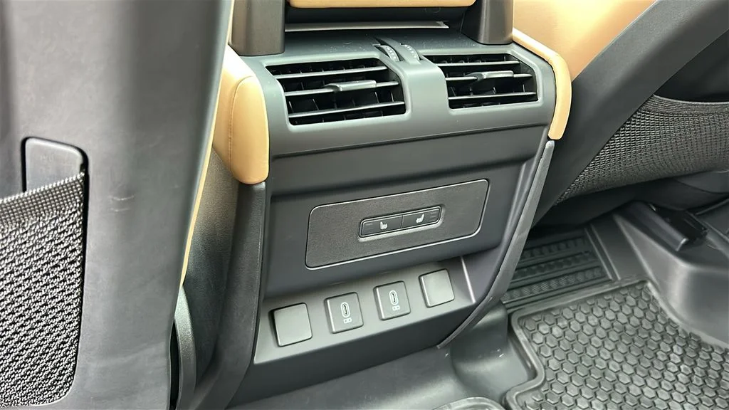 2026 Land Rover Defender S - Photo 26