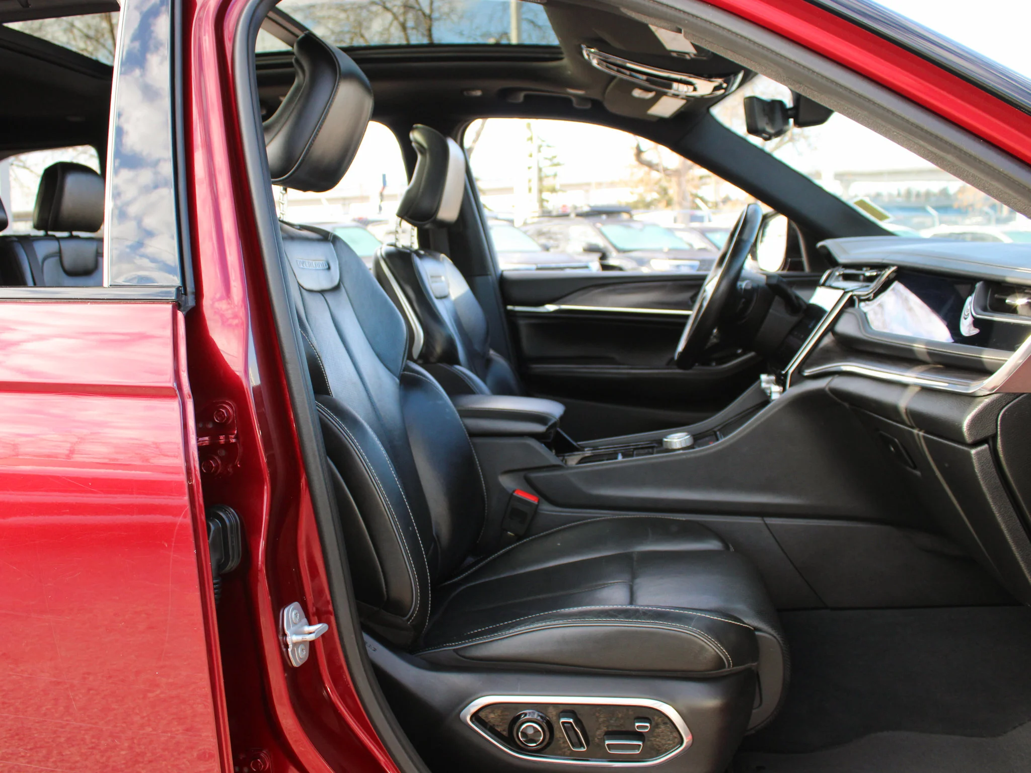 Certified Used 2023 Red Jeep Overland * No Accidents | V6 | Apple CarPlay | Massage Seats | Night Vision | Adaptive Cruise image 20