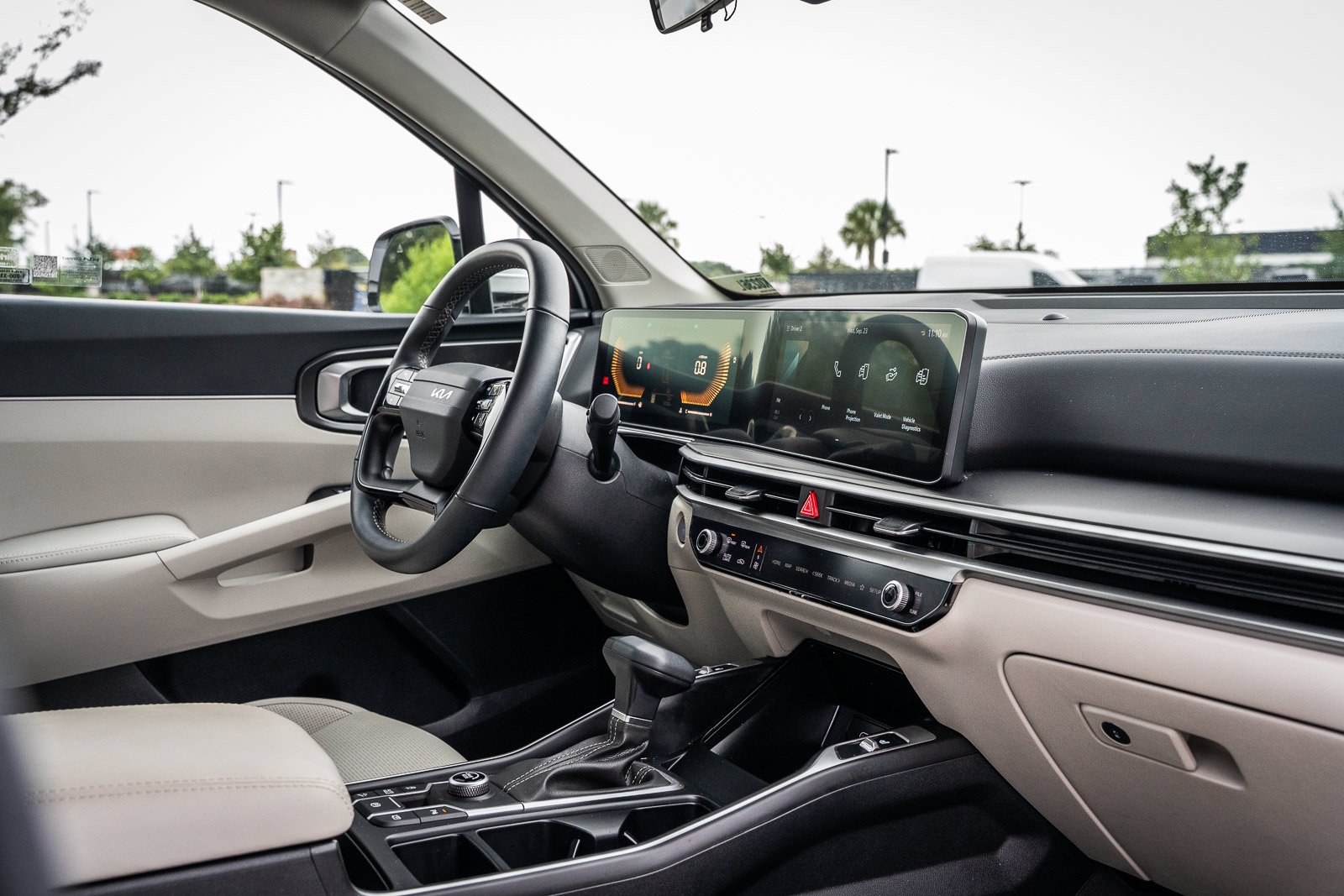 Used 2026 White Kia S image 7