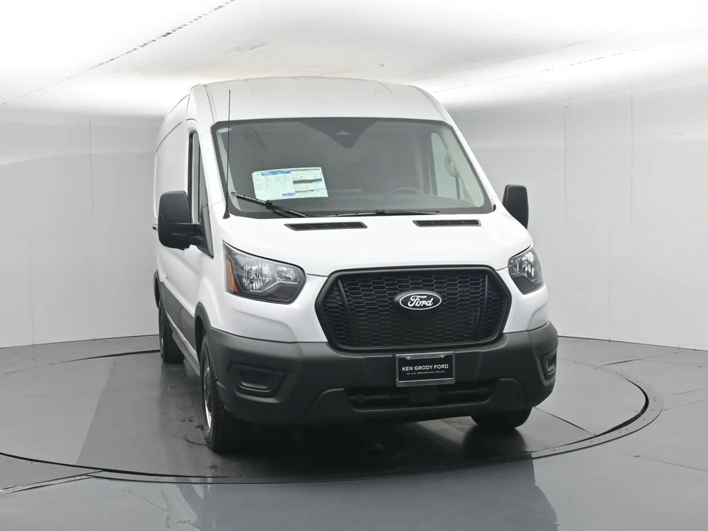 New 2026 Oxford White Ford Base image 24