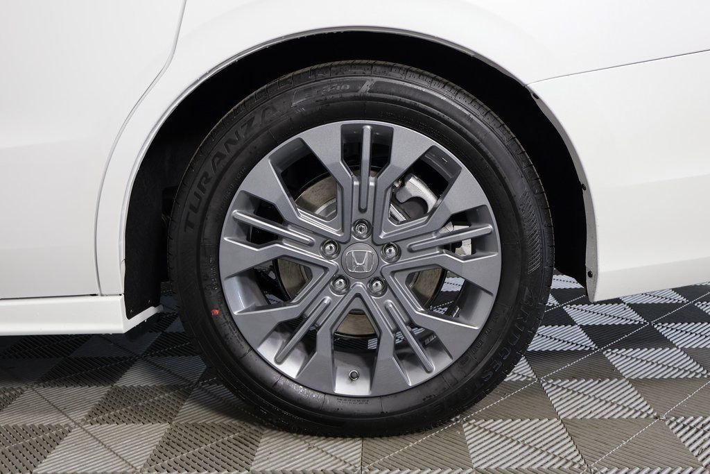 2026 Honda Odyssey Touring - Photo 11