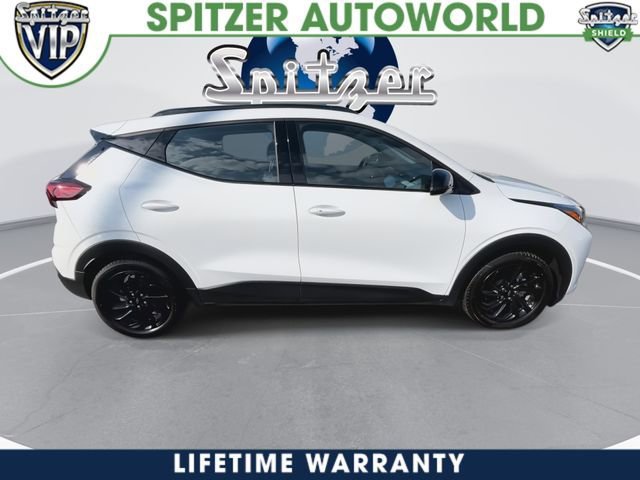 2027 Chevrolet Bolt RS - 8
